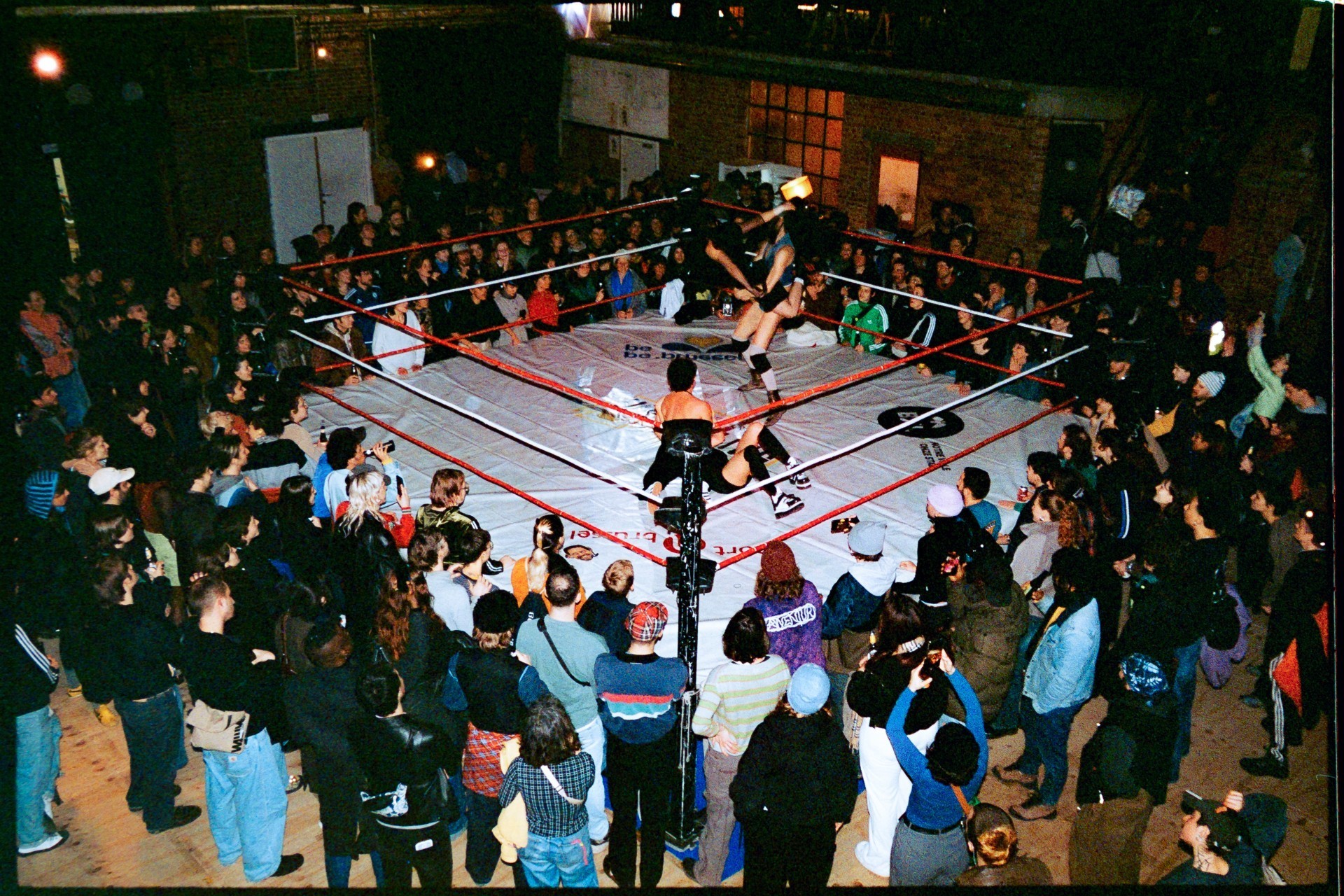 Photo ring clash machine